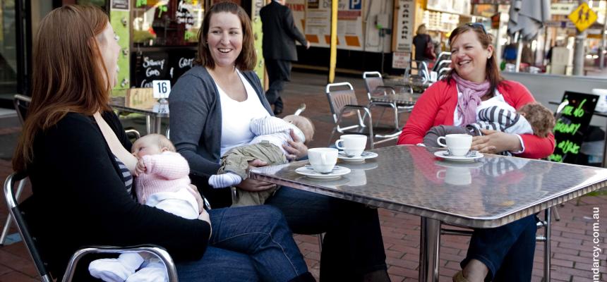 Breastfeeding in public | Australian Breastfeeding Association